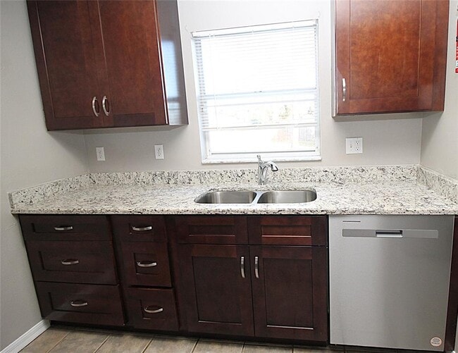 Building Photo - 903 S Disston Ave