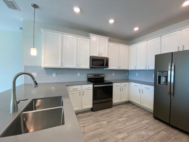 Photo - 3BD/2.5BA Townhome in Econ Trails Near Val...