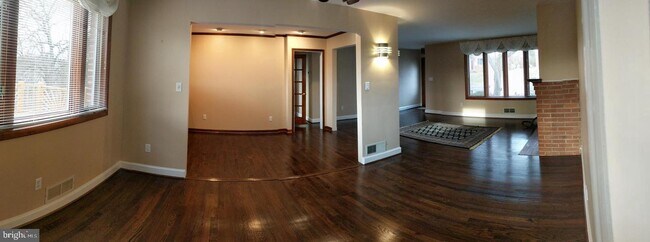 Building Photo - 2949 Terrace Dr