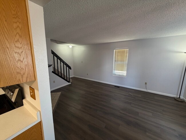 Building Photo - 1334 Firefly Cir