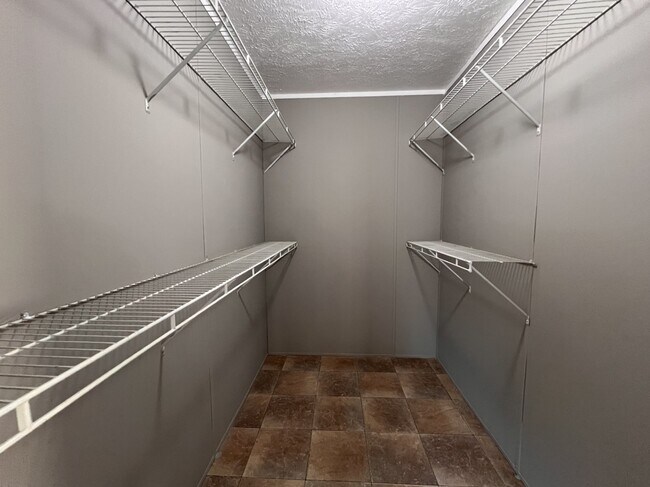 Foto del edificio - 237 Field Pine Dr