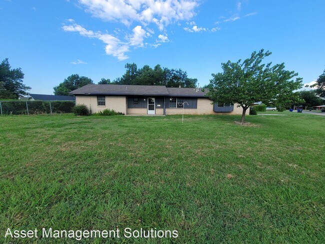 Foto del edificio - 5 br, 2 bath House - 1032 Carlisle Circle