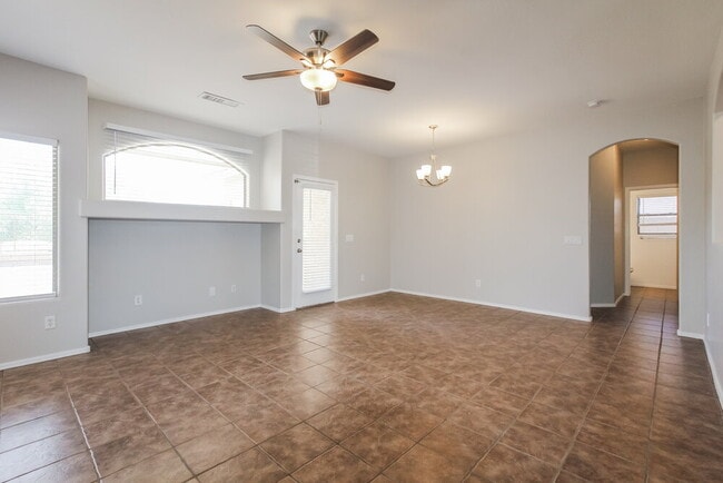 Foto del edificio - 8413 W Sonora St