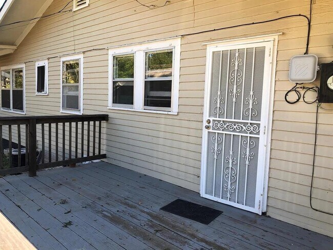 Foto del edificio - 1147 NW 37th St