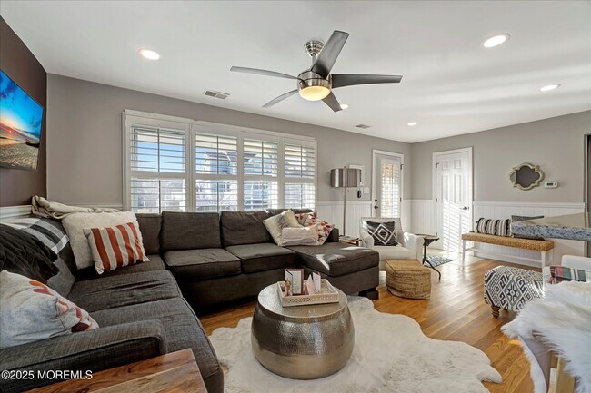 Building Photo - 515 Stone Harbor Ave