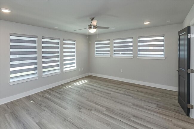 Foto del edificio - 3301 Wynwood Dr