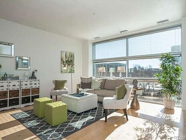 Building Photo - 2958 N Syracuse St