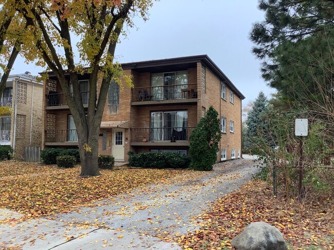 Foto del edificio - 10402 Moody Ave