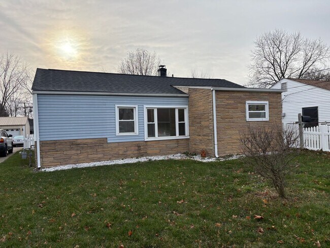 Building Photo - 870 Geneva Ave