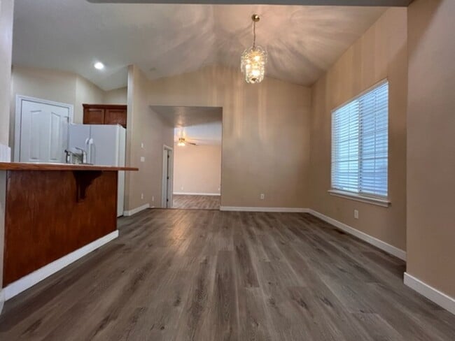 Building Photo - 5797 N Applebrook Way