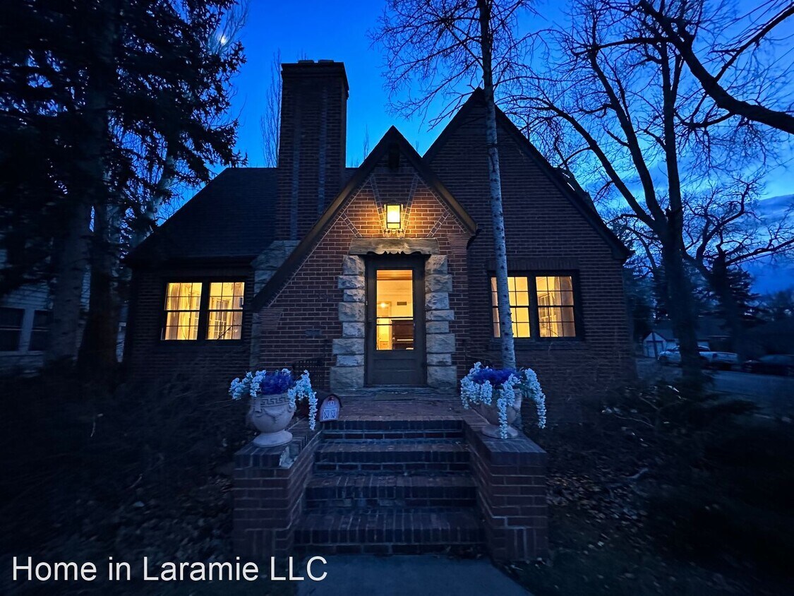 Primary Photo - 2 br, 2 bath House - 1400 Grand Ave