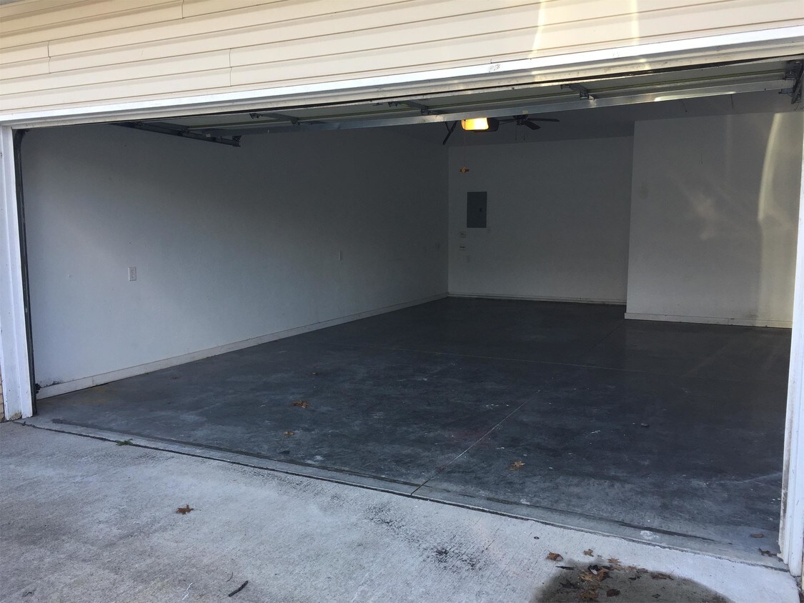 Foto principal - 727 W Idaho St