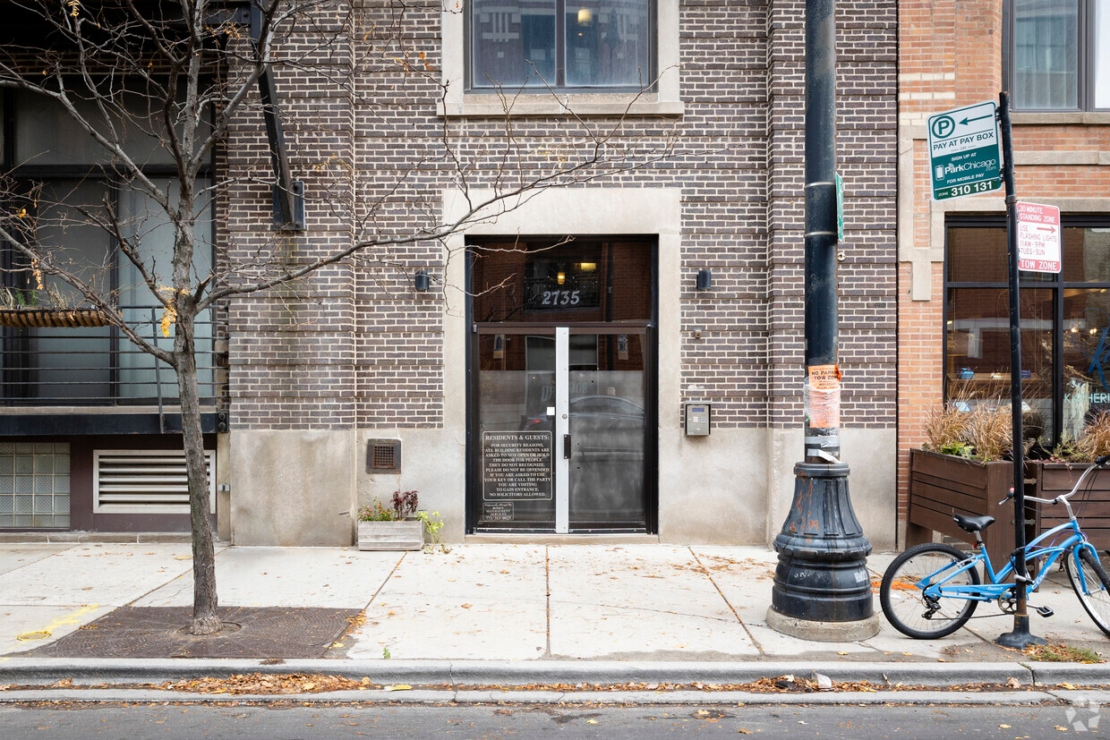2735 W Armitage Ave, Chicago, IL 60647 Apartments in Chicago, IL