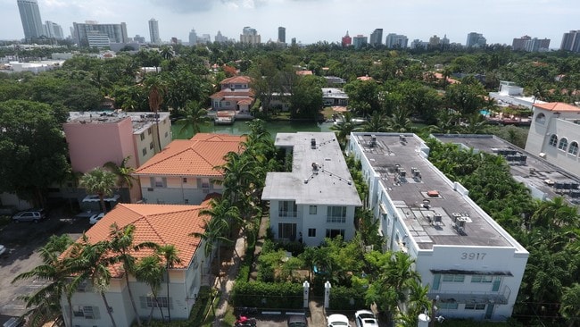 Foto del edificio - 3921 N Meridian Ave