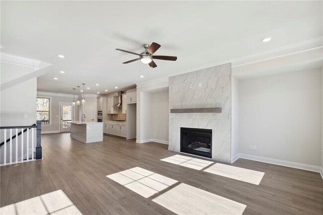 Foto del edificio - 1358 Live Oak Ln