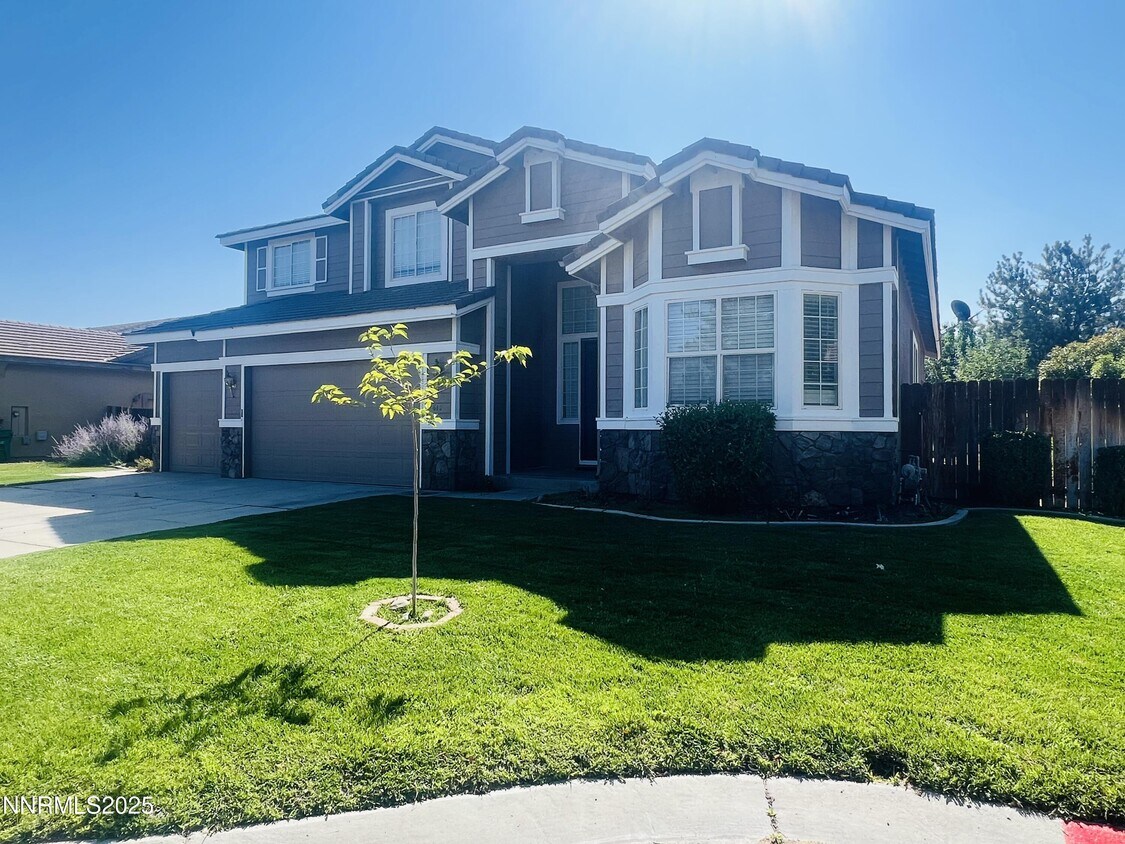 Foto principal - 513 Cypress Point Dr