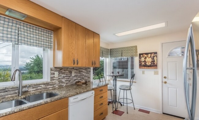 Foto del edificio - 7921 7th Ave SW