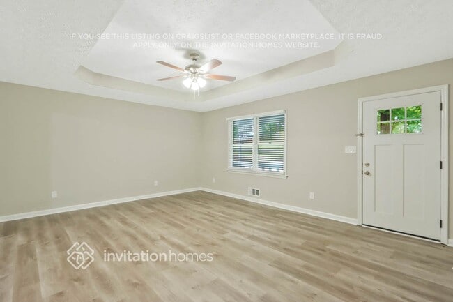 Foto del edificio - 300 E Country Woods Dr