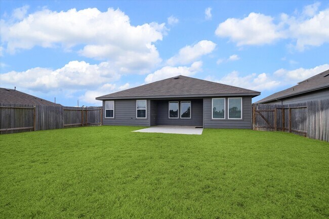 Building Photo - 24725 Mountain Tree Dr