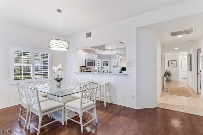 Foto del edificio - 4395 Dover Ct