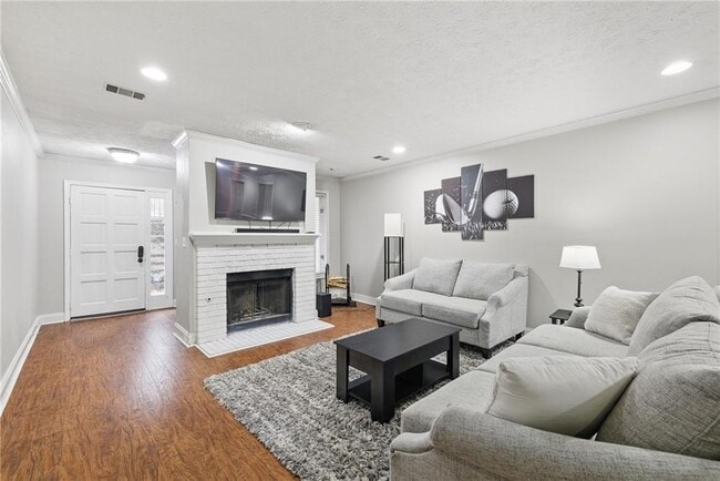 Building Photo - 13 Normandy Ct