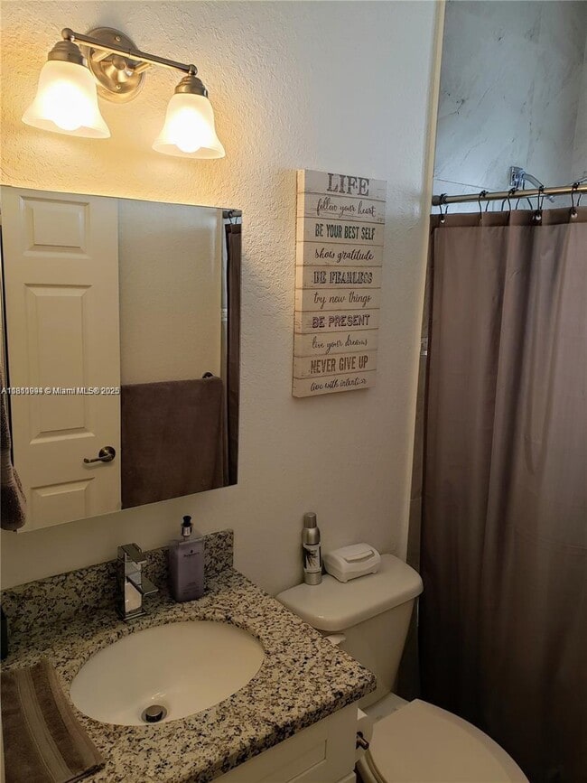 Foto del edificio - 701 NW 127th Pl