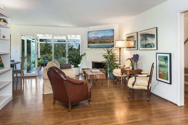 Foto del edificio - Located in the MUS - Serene El Bosque Home...
