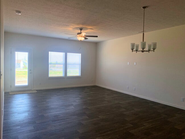 Building Photo - 2866 Gawain Dr