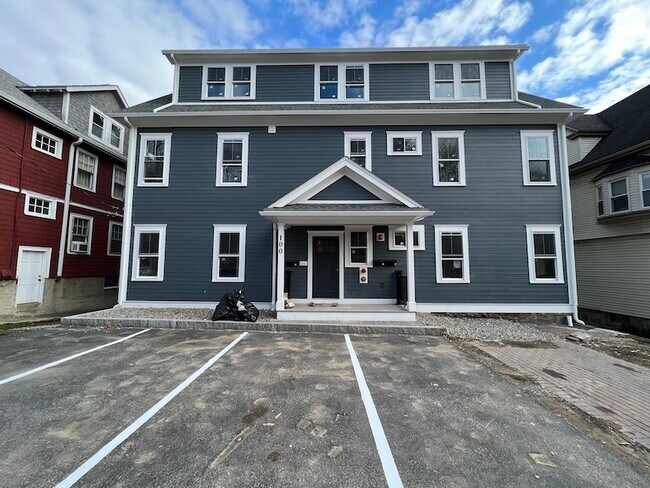 Foto del edificio - 100 Brooks St