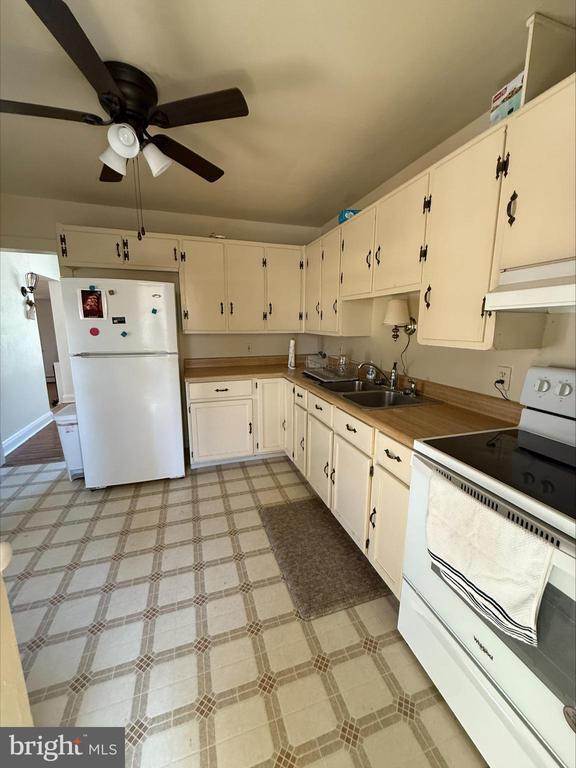 Foto del edificio - 2847 Baltimore Blvd