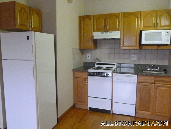 Foto del edificio - 1110 Commonwealth Ave