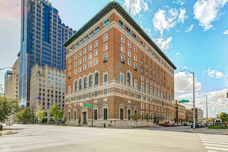 Building Photo - 350 N Meridian St