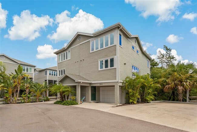 Building Photo - 513 Forest Way