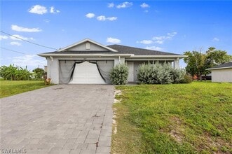 Building Photo - 1013 NE 15th St