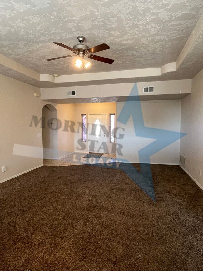 Foto del edificio - 3 Bedroom Home in Roadrunner Area!