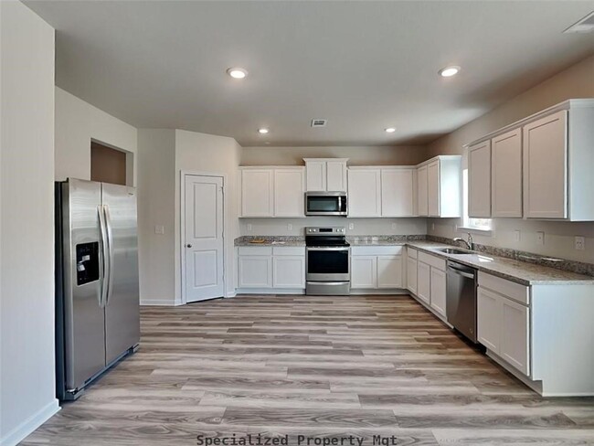 Building Photo - 1200 Fendt Dr