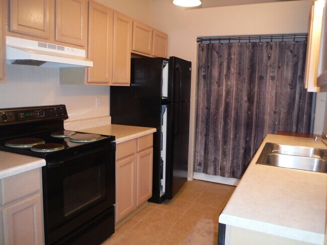 Building Photo - 27060 Bennett Way