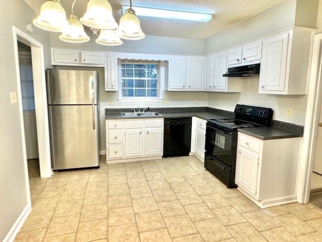 Building Photo - DareAve5307