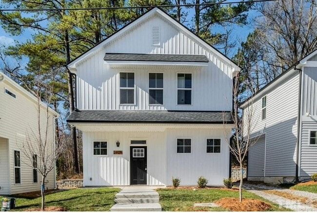 Building Photo - 2807 Cannada Ave