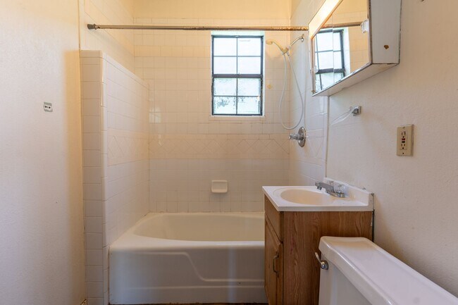 Foto del edificio - Cute 2 Bed Ready For You!