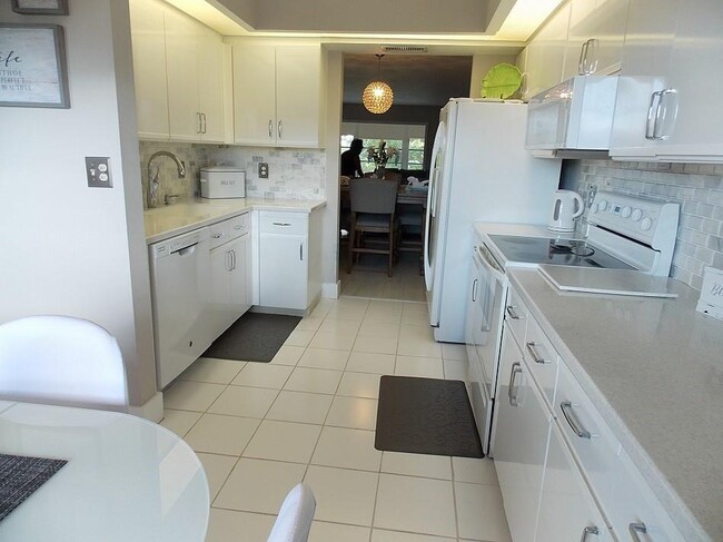 Building Photo - 1701 Andros Isle