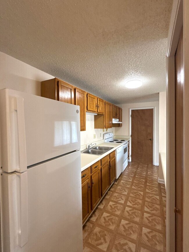 Building Photo - 9530 Shannon Green Dr