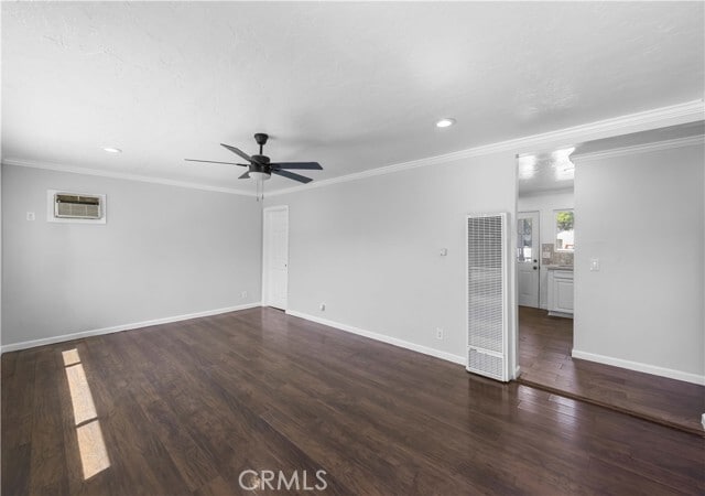 Primary Photo - 2076 Summit Ave