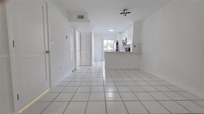 Foto del edificio - 2575 SW 27th Ave