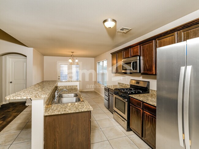 Foto del edificio - 13332 S Poplar St