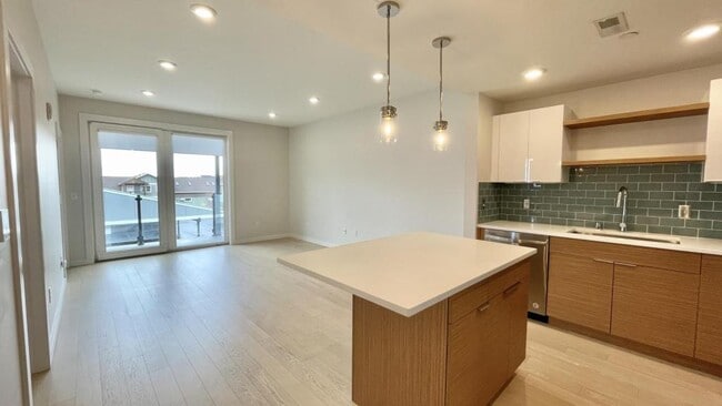 Foto del edificio - 476 Enterprise Blvd