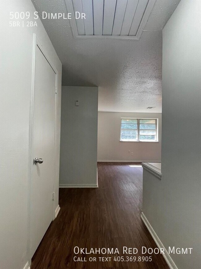 Building Photo - 5009 S Dimple Dr
