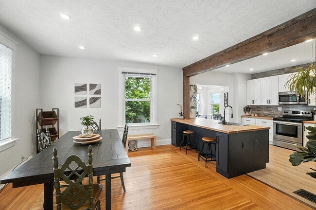 Foto del edificio - 3769 Andrew Ave