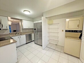 Building Photo - 7281 Amberly Ln