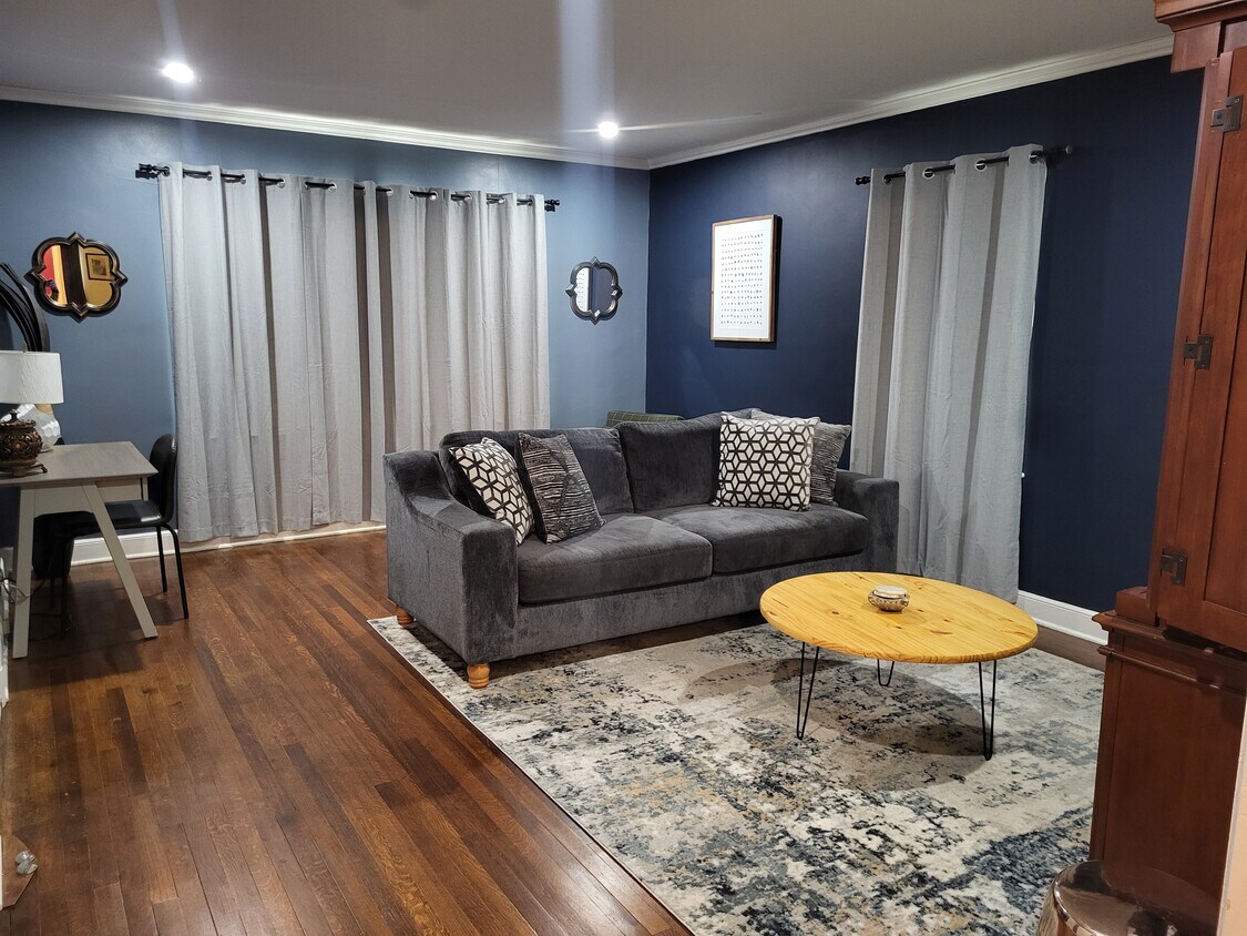 Photo - 3586 Walnut Grove Rd (Memphis, TN)